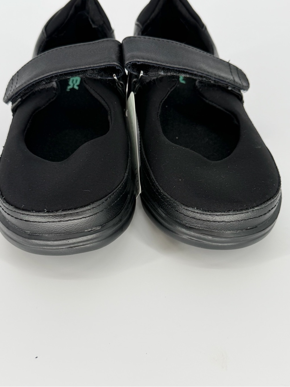 Apex Non Slip Black Shoes - Picture 2 of 6